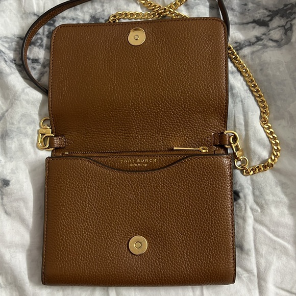 ❌SOLD❌Tory Burch Britten Chain Wallet - Picture 2 of 6